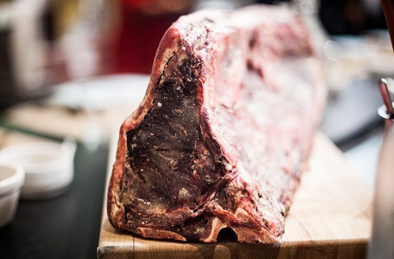 Read more about the article Ribeyes & Red Carpets: My Playful, Starry-Eyed Night at Butcher & Singer Philadelphia